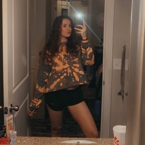Cropped tie die sweatshirt